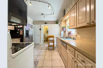 1219 Golf Lane, Wheaton, IL 60189 - Photo 8