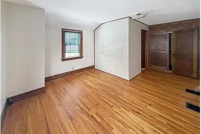 727 E Garden Street, Freeport, IL 61032 - Photo 10