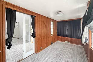 727 E Garden St, Freeport, IL 61032 - Photo 6