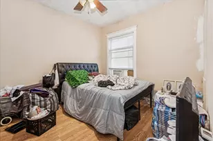 2542 E 73rd St, Chicago, IL 60649 - Photo 8