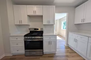 323 N Illinois Ave, Kankakee, IL 60901 - Photo 6