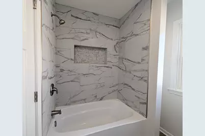 323 N Illinois Avenue, Kankakee, IL 60901 - Photo 12