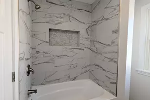 323 N Illinois Ave, Kankakee, IL 60901 - Photo 12