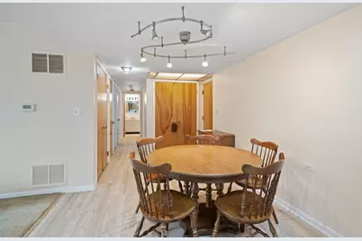 5540 Walnut Avenue #11B, Downers Grove, IL 60515 - Photo 2