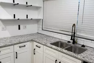 150 Algonquin St, Park Forest, IL 60466 - Photo 8