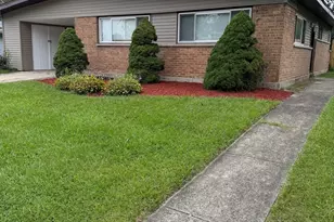 150 Algonquin St, Park Forest, IL 60466 - Photo 2