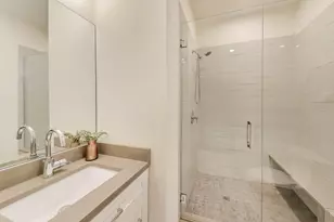 2450 N Clybourn Ave, Chicago, IL 60614 - Photo 18