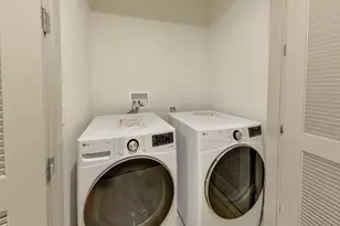 2450 N Clybourn Ave, Chicago, IL 60614 - Photo 18