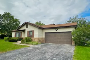 22140 Schaaf Ct, Richton Park, IL 60471 - Photo 2