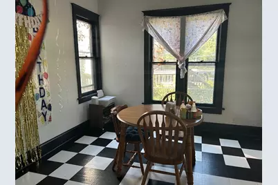 214 College Avenue, Dekalb, IL 60115 - Photo 8