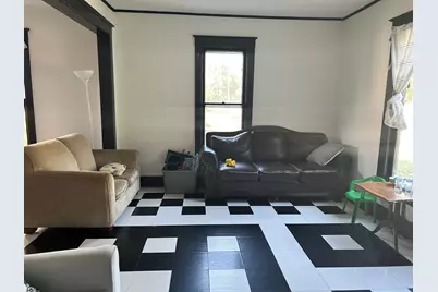 214 College Avenue, Dekalb, IL 60115 - Photo 2