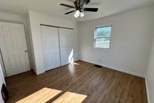 804 E 12th St, Streator, IL 61364 - Photo 14