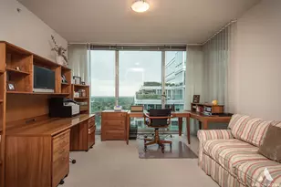 9725 Woods Dr, Skokie, IL 60077 - Photo 12