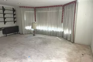 6504 N Whipple St, Chicago, IL 60645 - Photo 2