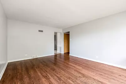 8836 Bronx Avenue, Skokie, IL 60077 - Photo 4