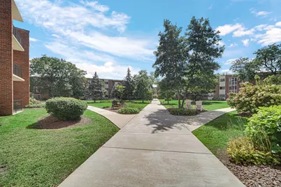 4125 W 97th Place #206, Oak Lawn, IL 60453 - Photo 2