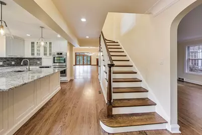 6420 N Navajo Avenue, Chicago, IL 60646 - Photo 2