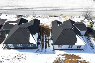 1002 Joshua Ln, Genoa, IL 60135 - Photo 4