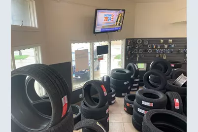 935 W Jefferson Street, Joliet, IL 60435 - Photo 4