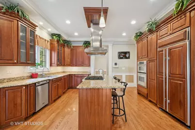 4858 W Chase Avenue, Lincolnwood, IL 60712 - Photo 8