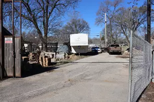 11524 S Ridgeland Ave, Worth, IL 60482 - Photo 1