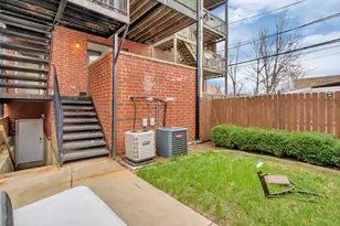 2417 W Fillmore St, Chicago, IL 60612 - Photo 14