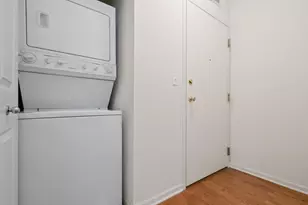 400 W Ontario St, Chicago, IL 60654 - Photo 8