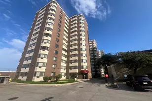7337 S South Shore Dr, Chicago, IL 60649 - Photo 2