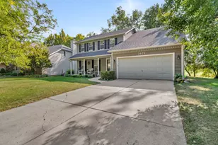 2471 Kingsley Dr, Naperville, IL 60565 - Photo 2