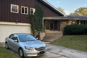 3492 Whirlaway Dr, Northbrook, IL 60062 - Photo 1