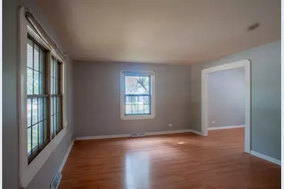 1147 Garfield Avenue, Libertyville, IL 60048 - Photo 2