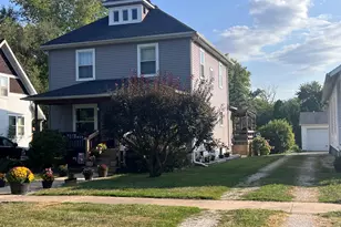 132 W Franklin Street W, Paxton, IL 60957 - Photo 2