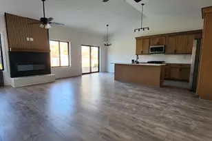 422 View St, Ottawa, IL 61350 - Photo 4