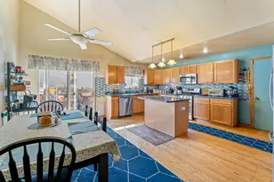 1810 Foxfield Dr, Joliet, IL 60435 - Photo 6