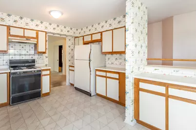 2119 Glasgow Court #0, Hanover Park, IL 60133 - Photo 8