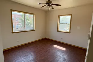 27 N Hickory St, Joliet, IL 60435 - Photo 4