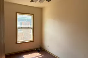 27 N Hickory St, Joliet, IL 60435 - Photo 6