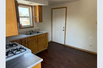 27 N Hickory Street #2B, Joliet, IL 60435 - Photo 2