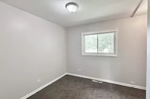 417 New Salem St, Park Forest, IL 60466 - Photo 10