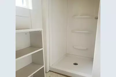 322 N Peoria Street, Gilman, IL 60938 - Photo 6