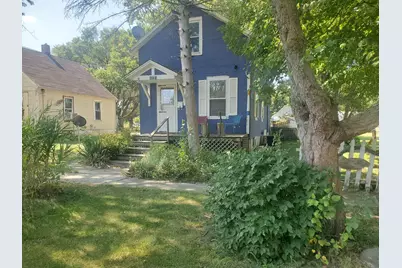 322 N Peoria Street, Gilman, IL 60938 - Photo 2