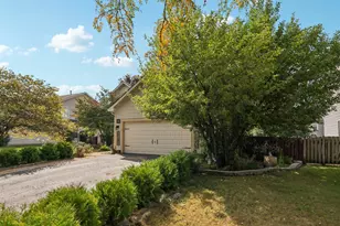 3304 Alyssa St, Plano, IL 60545 - Photo 2
