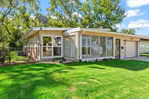 409 Wilshire St, Park Forest, IL 60466 - Photo 2