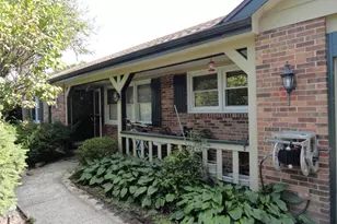 6 Lagoon Dr, Hawthorn Woods, IL 60047 - Photo 2