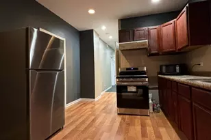 8436 S Exchange Ave, Chicago, IL 60617 - Photo 6