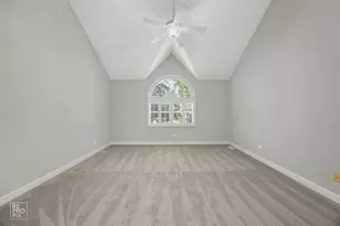 536 W Evergreen St, Wheaton, IL 60187 - Photo 8