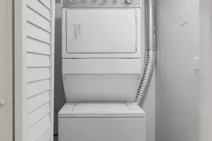 2451 W Howard St, Chicago, IL 60645 - Photo 10