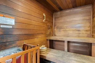 201 E Chestnut St, Chicago, IL 60611 - Photo 18