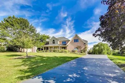 179 Sycamore Drive, Hawthorn Woods, IL 60047 - Photo 2