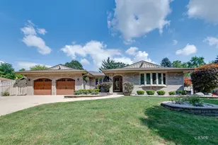 885 Brewster Ln, Bartlett, IL 60103 - Photo 4